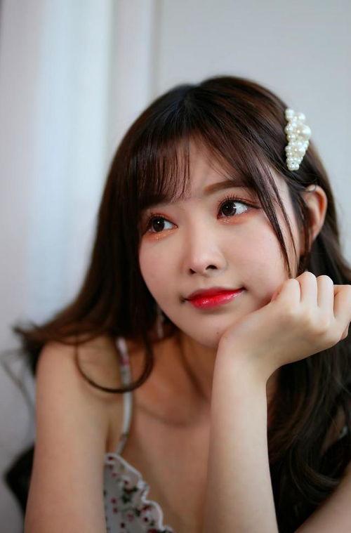 什么十八岁美少女是我祖宗,十八岁美少女与我