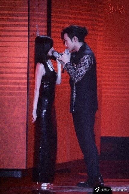 坠入春夜,一场穿越时空的浪漫邂逅